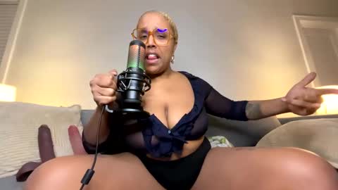 Naomigiirl6 online show from 02.13.25