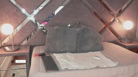 Naomi-Gray  online show from 07.28.26
