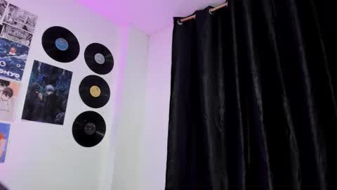 Snapshot of naomiharuno chatting on 10.17.25 naomiharuno online show from 10.17.25