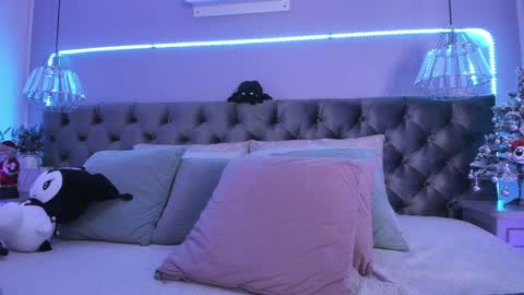 Naomi online show from 12.24.24