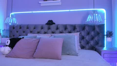 Naomi online show from 01.11.25