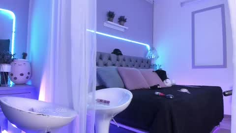 Naomi online show from 02.17.25