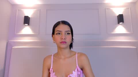 Snapshot of naomiklarc chatting on 01.16.25 Naomi Klarc online show from 01.16.25