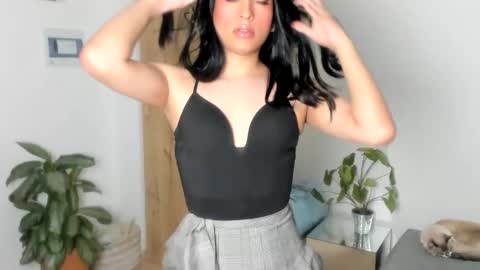 Naomi Moore online show from 04.11.26