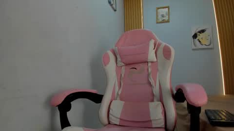 naomis_35 online show from 09.29.25