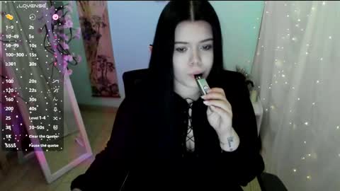 Snapshot of naomivibes chatting on 04.08.26 Naomi online show from 04.08.26