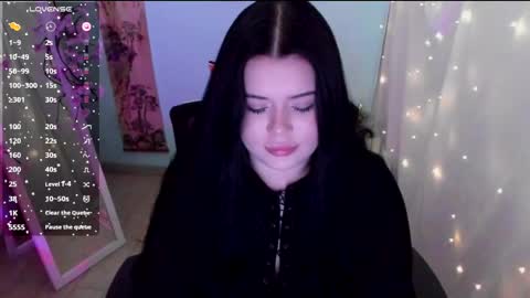 Snapshot of naomivibes chatting on 04.10.26 Naomi online show from 04.10.26