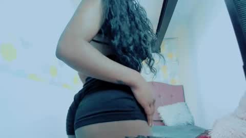 Snapshot of naomy__smith__ chatting on 01.26.25 N A O M Y online show from 01.26.25