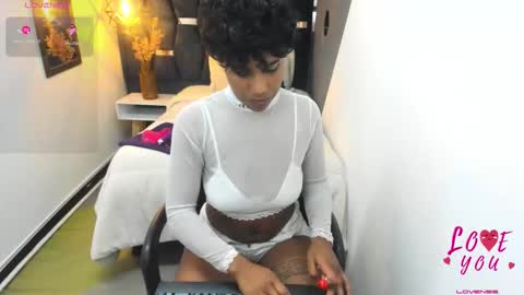 Snapshot of naomy__smith__ chatting on 02.18.26 N A O M Y online show from 02.18.26