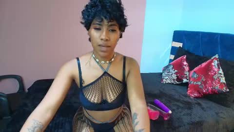 Snapshot of naomy__smith__ chatting on 02.27.26 N A O M Y online show from 02.27.26