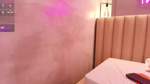 Naomy  online show from 11.24.25