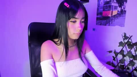 Snapshot of naomywatsonm chatting on 11.07.25 Naomy Watson online show from 11.07.25