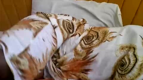 Snapshot of nastiestmomplay chatting on 10.09.25 Sweet Ella online show from 10.09.25