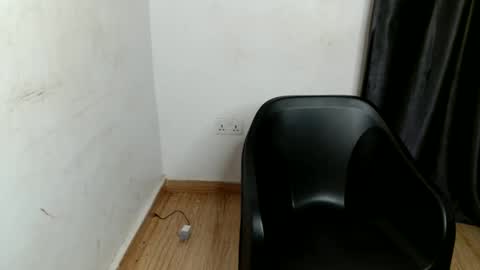 Mila online show from 03.05.26