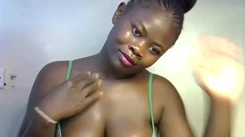 Snapshot of nasty_freakie chatting on 10.12.25 jewel online show from 10.12.25