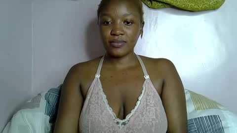 Snapshot of nasty_previne chatting on 11.01.25 previn online show from 11.01.25