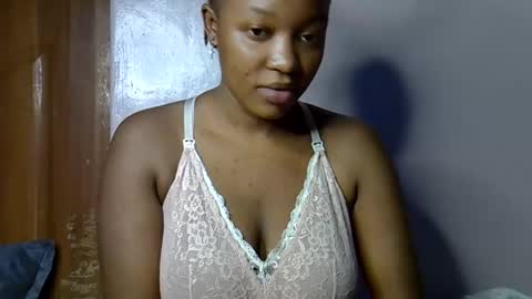 Snapshot of nasty_previne chatting on 11.05.25 previn online show from 11.05.25