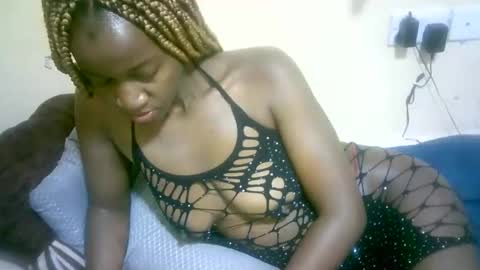 Snapshot of nastyafrika chatting on 09.09.25 Marie online show from 09.09.25