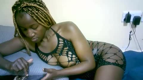 Snapshot of nastyafrika chatting on 09.14.25 Marie online show from 09.14.25