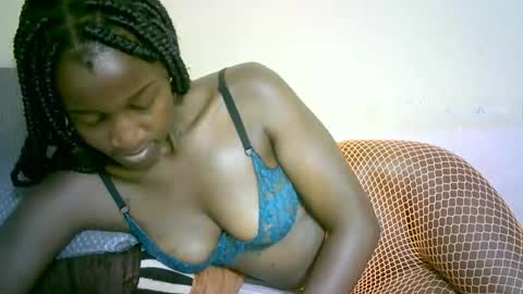 Snapshot of nastyafrika chatting on 10.25.25 Marie online show from 10.25.25