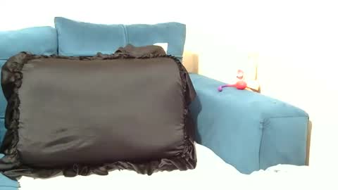 Bella online show from 10.28.25