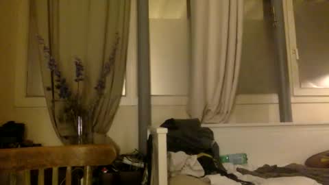 Snapshot of nastyloveparis chatting on 11.25.25 nastyloveparis online show from 11.25.25