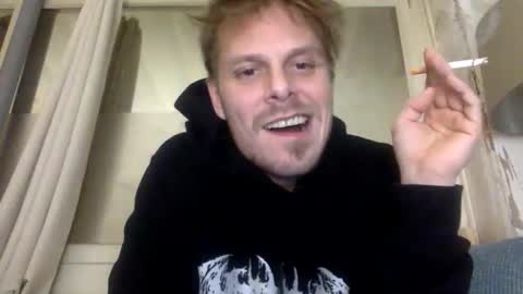 Snapshot of nastyloveparis chatting on 12.13.25 nastyloveparis online show from 12.13.25