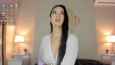 Natacha Diaz online show from 09.17.25