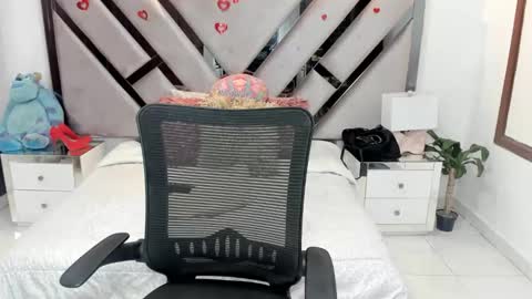 Snapshot of natalia5560 chatting on 11.25.25 natalia5560 online show from 11.25.25