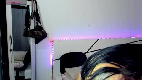 Snapshot of natalia_cb chatting on 09.19.25 Natalia online show from 09.19.25