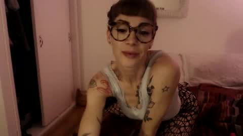 Natalie Six online show from 11.23.25