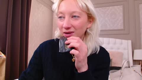 Natalie online show from 12.19.25