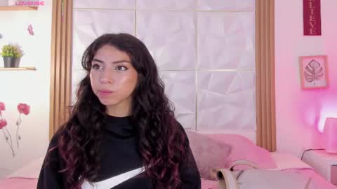 Snapshot of natalie_jaensen chatting on 07.17.26 online show from 07.17.26