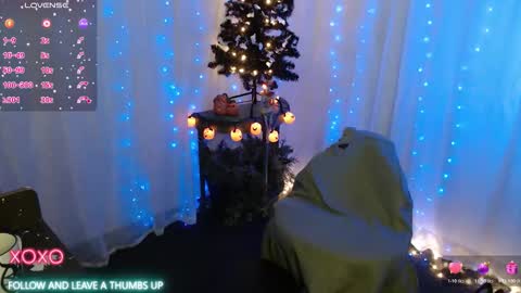 Snapshot of nataliebinx chatting on 10.30.25 NatalieBinx Mr.D online show from 10.30.25