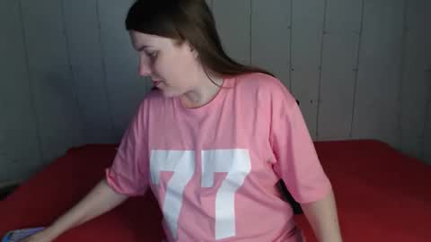 Snapshot of natalilanude chatting on 11.09.25 Ntl Age online show from 11.09.25