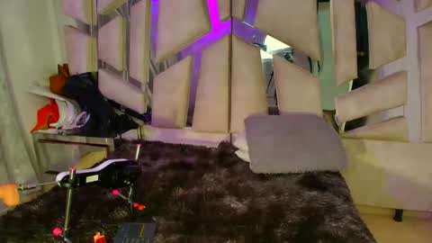 Natalye foster online show from 03.19.26