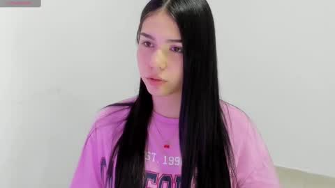 Snapshot of natasha_su chatting on 02.12.25 Natalia online show from 02.12.25