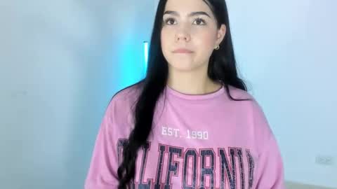 Snapshot of natasha_su chatting on 09.17.25 Natalia online show from 09.17.25