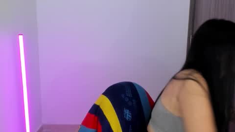 Snapshot of natasha_su chatting on 11.19.25 Natalia online show from 11.19.25