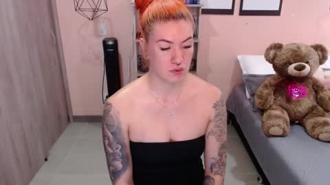 Snapshot of natasha_woo chatting on 02.08.25 Nat online show from 02.08.25