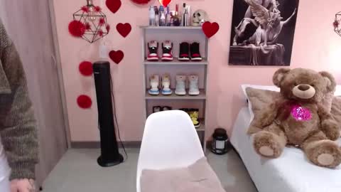 Snapshot of natasha_woo chatting on 03.05.25 Nat online show from 03.05.25