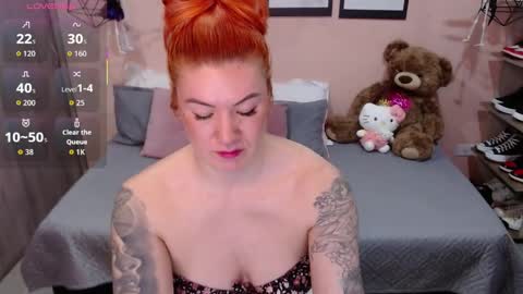 Snapshot of natasha_woo chatting on 10.31.25 Nat online show from 10.31.25