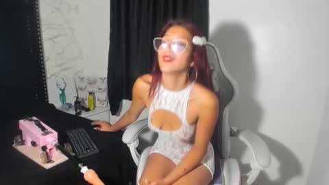 Snapshot of nathalia_roos_rs chatting on 11.28.25 Nathalia Roos rs online show from 11.28.25