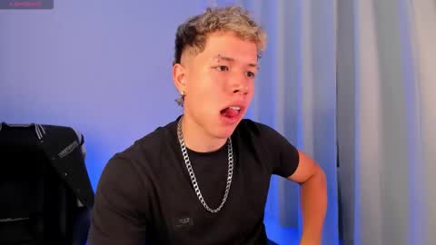 Snapshot of nathan_blake_ chatting on 11.12.25 Nathan online show from 11.12.25