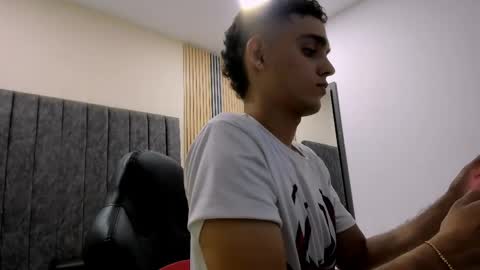 Snapshot of nathan_shimmer chatting on 04.26.26 nathan_shimmer online show from 04.26.26