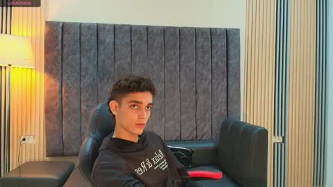 Snapshot of nathan_shimmer chatting on 05.11.26 nathan_shimmer online show from 05.11.26