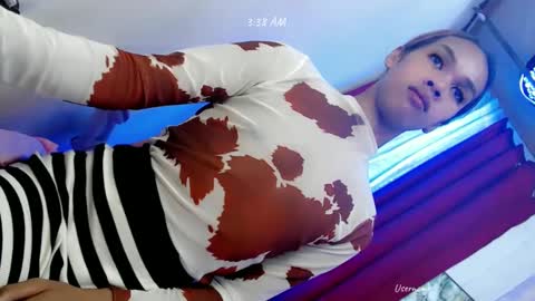 Snapshot of native_princess1 chatting on 02.25.25 native_princess1 online show from 02.25.25