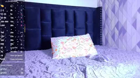 Gwen  online show from 10.11.25