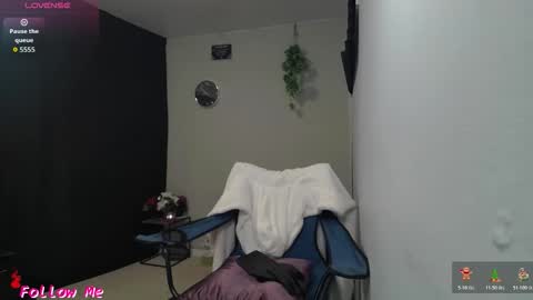 Snapshot of naturesbest951 chatting on 12.17.25 NATURESBEST online show from 12.17.25