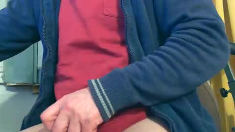 Snapshot of naturista25 chatting on 10.14.25 naturista25 online show from 10.14.25